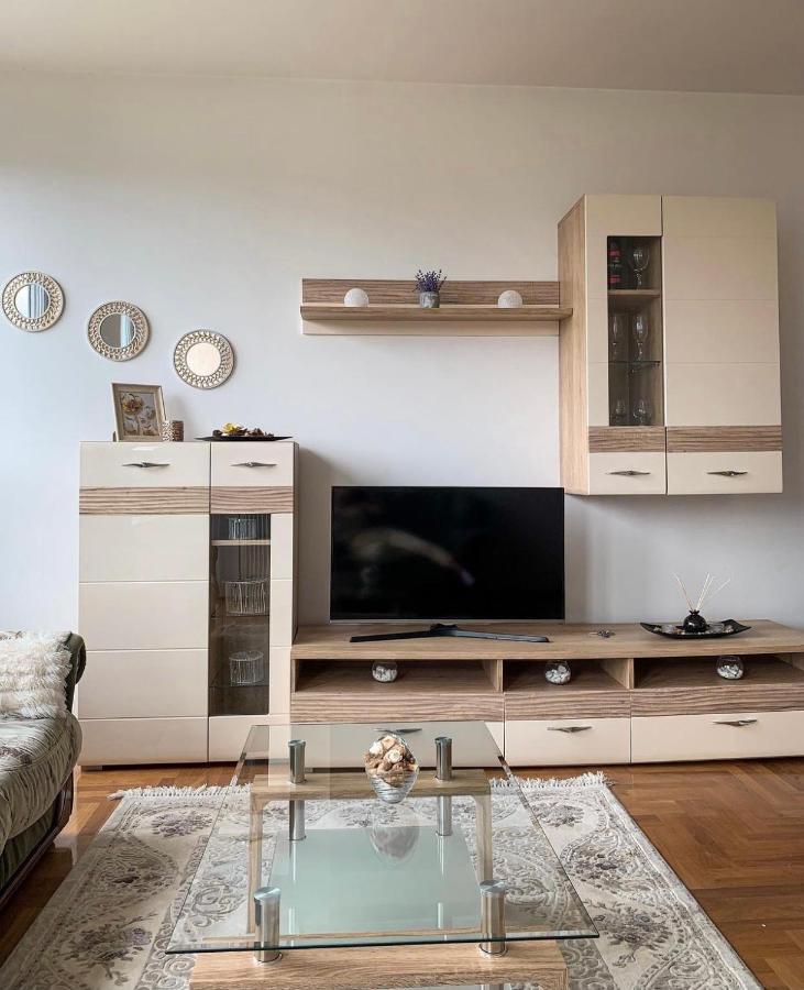 Stan Na Dan Bella Lägenhet Banja Luka Exteriör bild